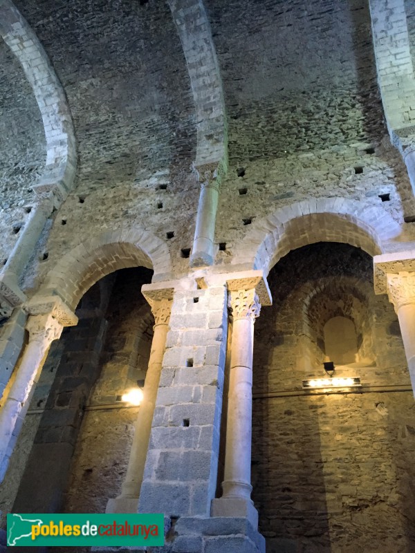 Port de la Selva - Sant Pere de Rodes, interior de l'església (Foto: Gustau Zariquiey, 2018) Port de la Selva - Sant Pere de Rodes, interior de l'església