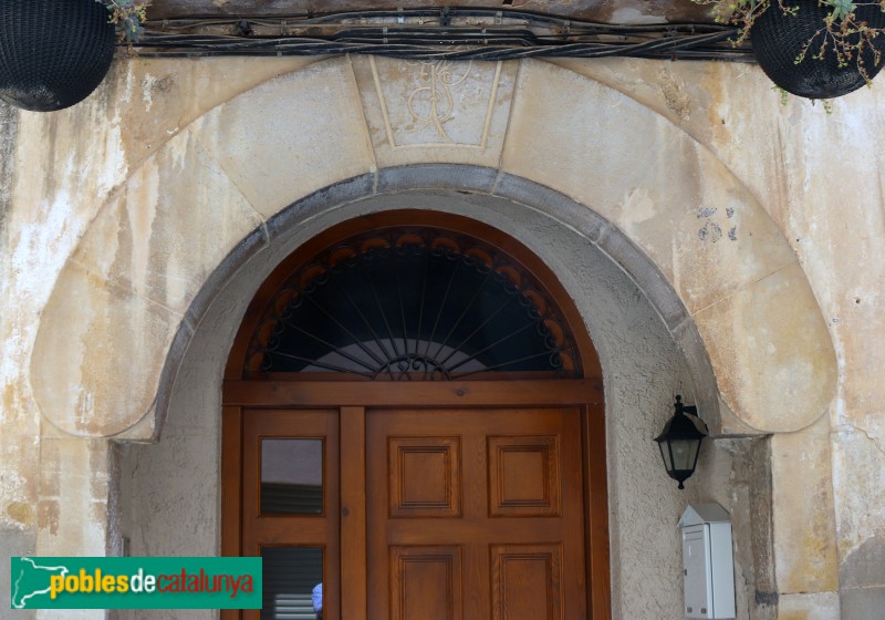 Bellaguarda - Porta del segle XIX (Foto: Albert Esteves, 2021) Bellaguarda - Porta del segle XIX