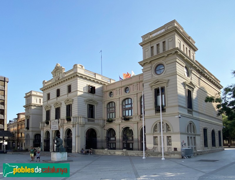 Sabadell - Ajuntament. Façana de la plaça Doctor Robert