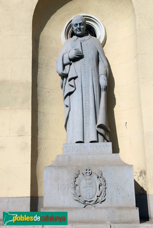 Sabadell - Església de l'Immaculat Cor de Maria. Escultura de Fèlix Sardà