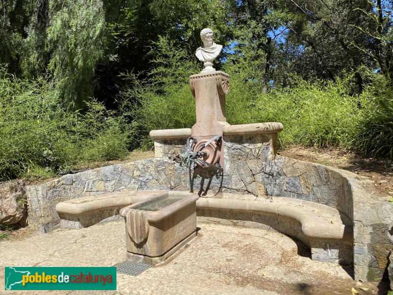 Barcelona - Jardins del Palau de Pedralbes. Font d'Hèrcules