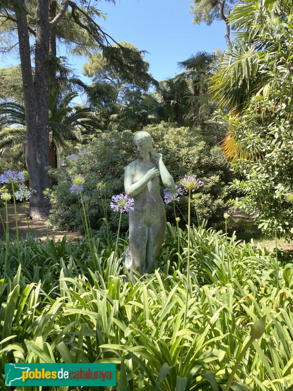 Barcelona - Jardins del Palau de Pedralbes. Nu femení