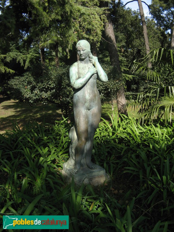 Barcelona - Jardins del Palau de Pedralbes. Nu femení