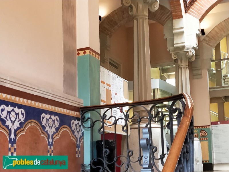 Barcelona - Casa de la Maternitat. Interior del pavelló Mestral