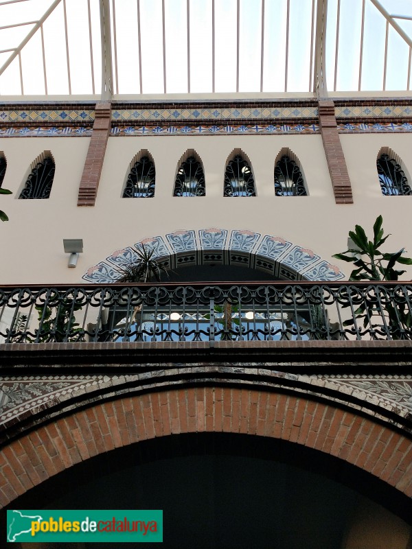 Barcelona - Casa de la Maternitat. Interior del pavelló Mestral