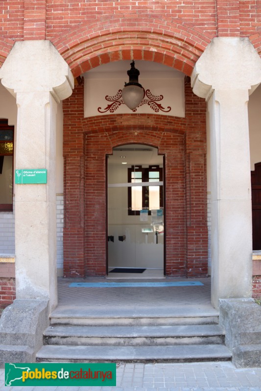 Barcelona - Cementiri de les Corts. Edifici d'administració