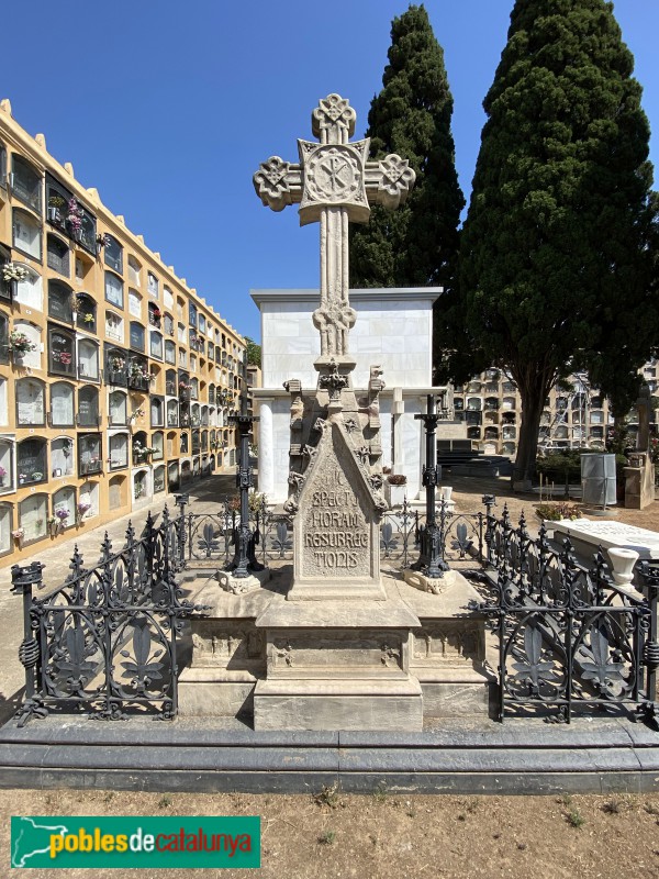 Barcelona - Cementiri de les Corts - Sepulcre Cuyàs Piera