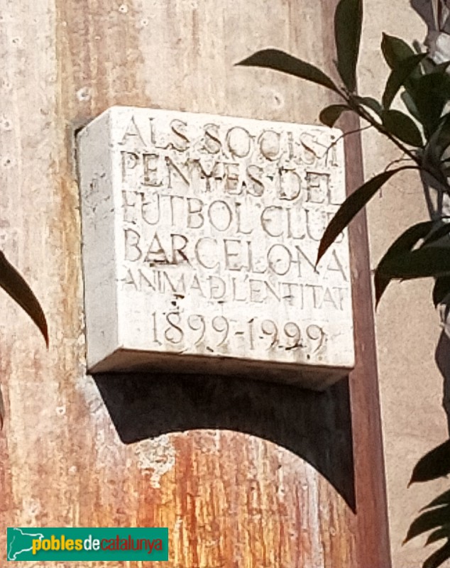 Barcelona - Escultura Als socis i les penyes