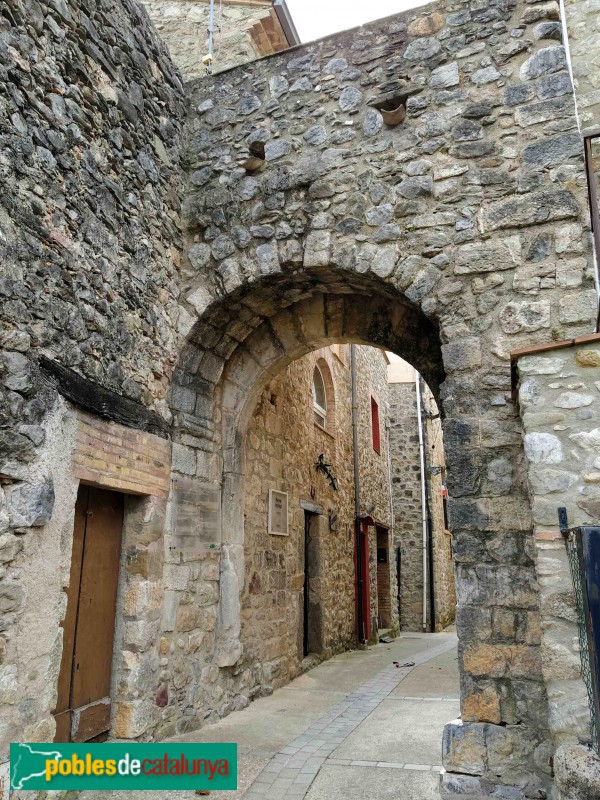 Albanyà - Albanyà - Portal medieval