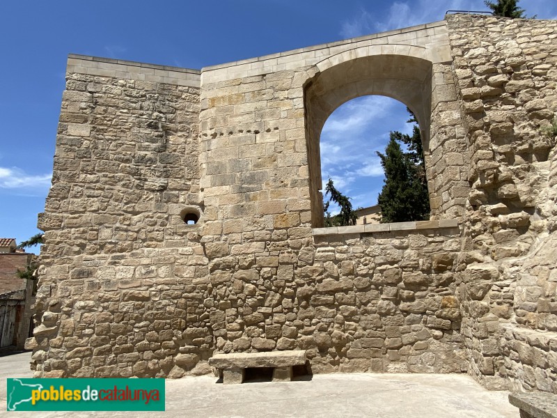 Arbeca - Muralla del castell (Foto: Albert Esteves, 2021) Arbeca - Muralla del castell