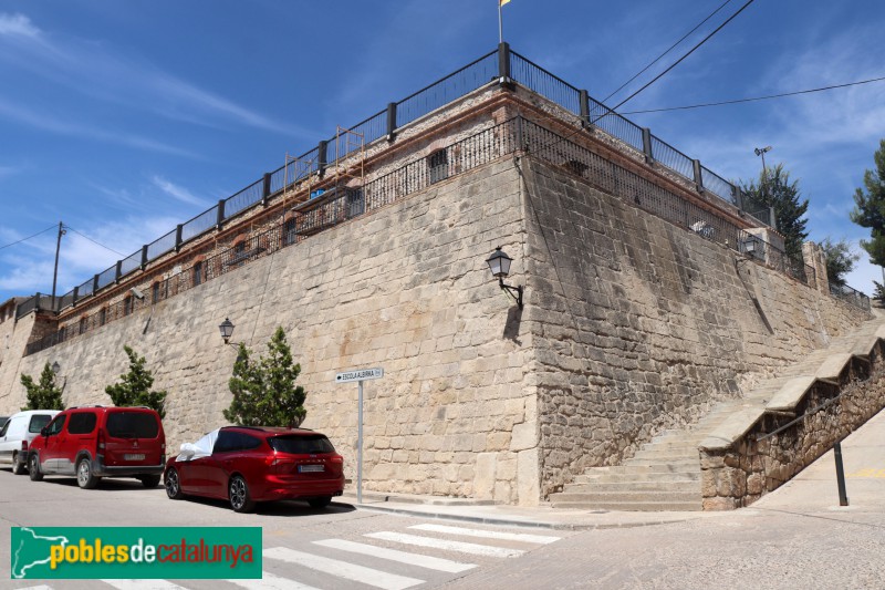 Arbeca - Muralla del castell (Foto: Albert Esteves, 2021) Arbeca - Muralla del castell