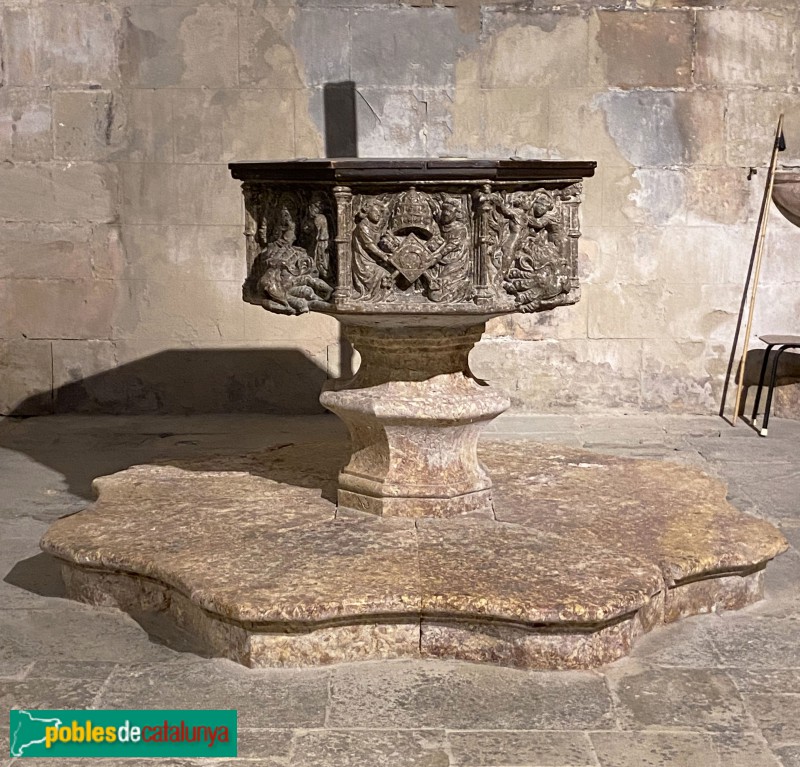 Tortosa - Catedral. Pica baptismal del Papa Luna