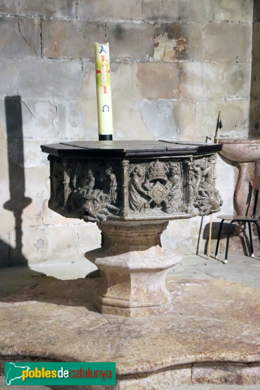 Tortosa - Catedral. Pica baptismal del Papa Luna