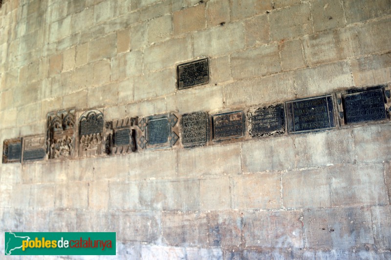 Tortosa - Catedral. Conjunt de làpides del claustre