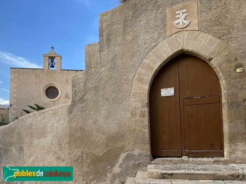 Tortosa - Monestir de Santa Clara. Porta exterior del recinte (Foto: Albert Esteves, 2021) Tortosa - Monestir de Santa Clara. Porta exterior del recinte