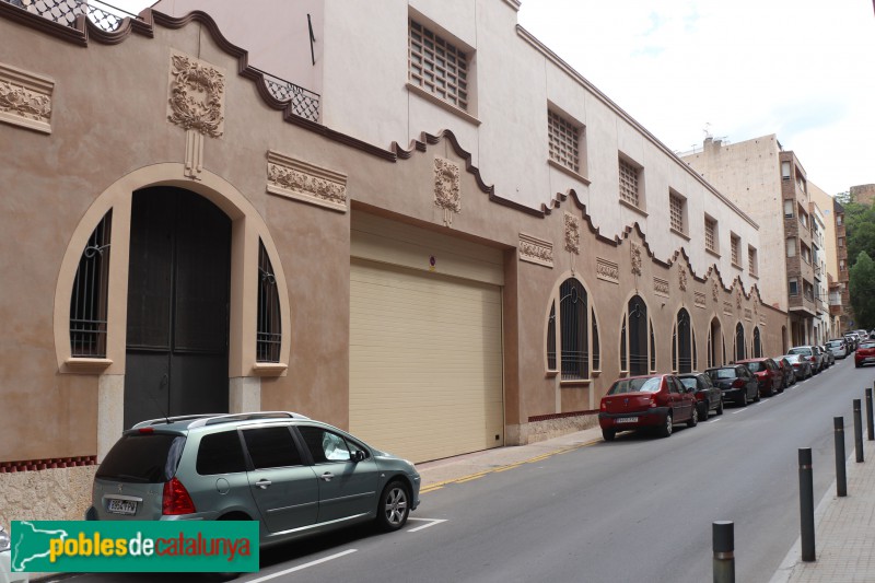 Tortosa - Magatzems Bau. Façana Sant Joan Baptista