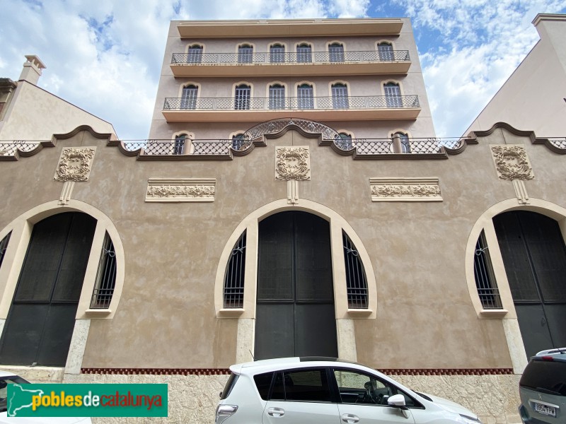 Tortosa - Magatzems Bau. Façana Sant Joan Baptista