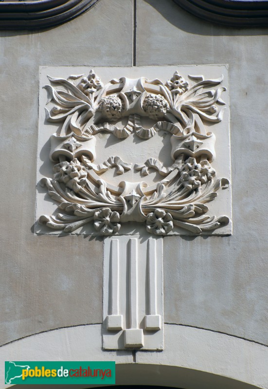 Tortosa - Magatzems Bau. Façana Sant Joan Baptista