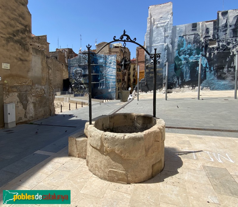 Tortosa - Pou de la plaça de Sant Joan