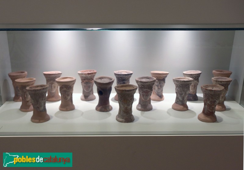 Museu de Tortosa - Bustos femenins de terracota (segles IV-III aC)