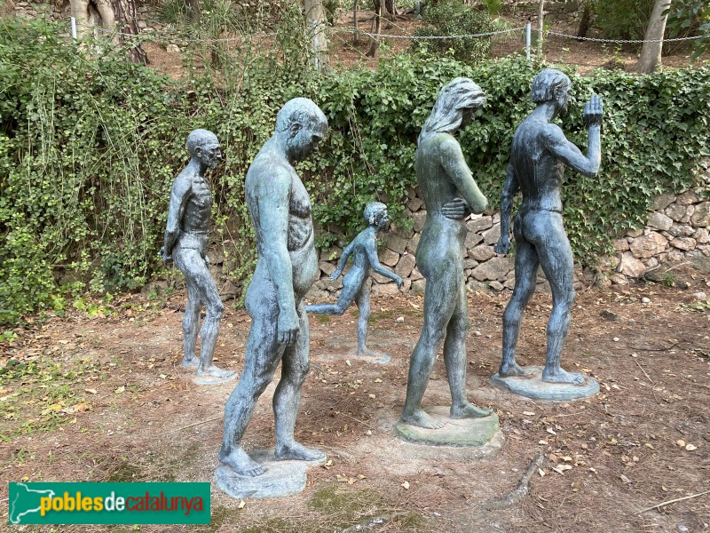 Tortosa - Jardins del Príncep. Escultura <i>El pes de la vida</i>