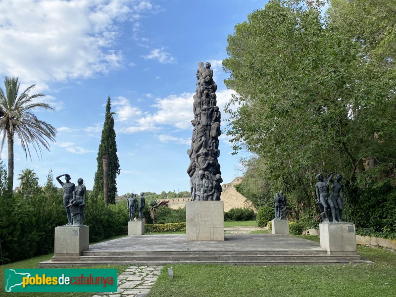 Tortosa - Jardins del Príncep Grup escultòric <i>La lluita de la humanitat</i>