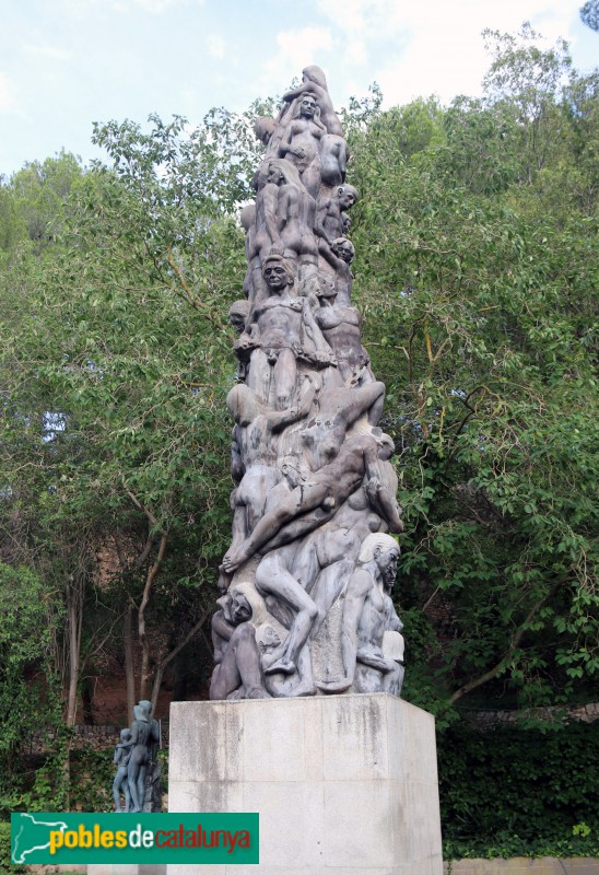 Tortosa - Jardins del Príncep Grup escultòric <i>La lluita de la humanitat</i>