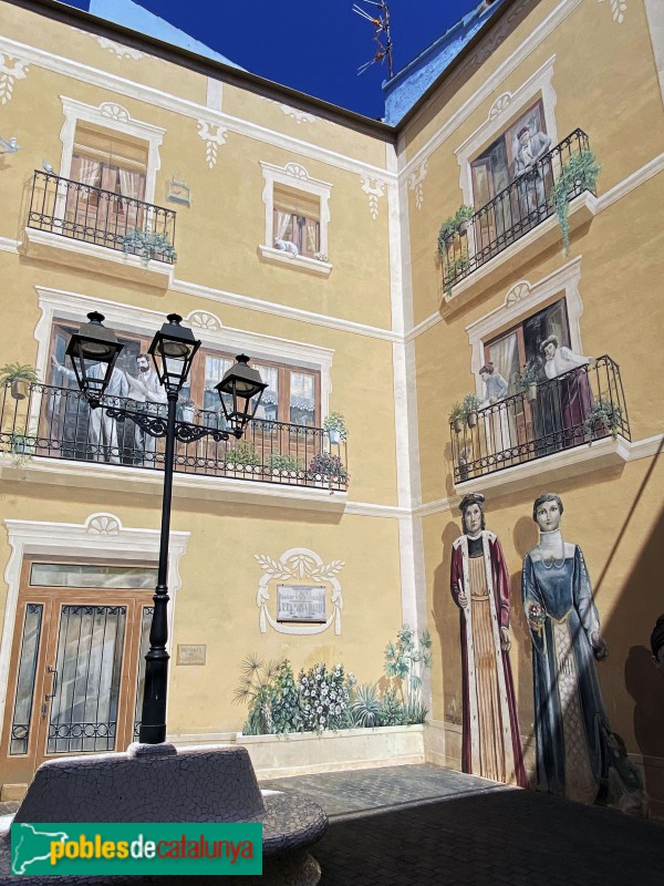 El Vendrell - Murals de la plaça Ramon i Vidales