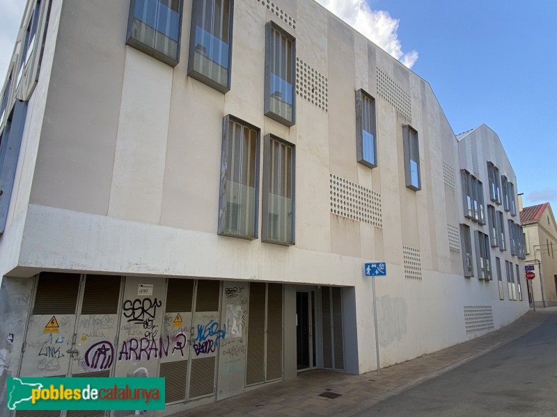 Vilassar de Mar - Habitatges Can Bisa (Foto: Albert Esteves, 2021) Vilassar de Mar - Habitatges Can Bisa