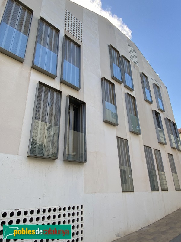 Vilassar de Mar - Habitatges Can Bisa (Foto: Albert Esteves, 2021) Vilassar de Mar - Habitatges Can Bisa