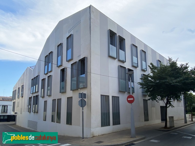 Vilassar de Mar - Habitatges Can Bisa (Foto: Albert Esteves, 2021) Vilassar de Mar - Habitatges Can Bisa