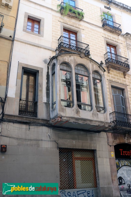 Barcelona - Casa Gomis. Princesa, 16-18