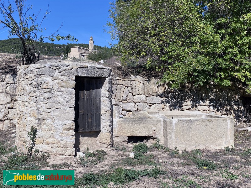 Tarrés - Pou i safareig del Freginal