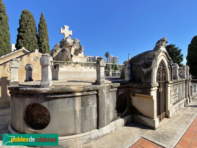 El Masnou - Cementiri. Sepulcre Sensat-Pagès