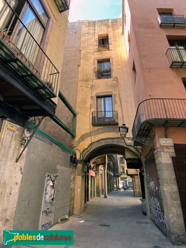 Barcelona - Carrer Caputxes, 5-6