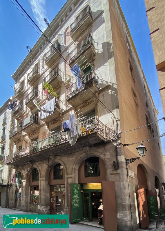 Barcelona - Carrer dels Ases, 3 (Foto: Albert Esteves, 2021) Barcelona - Carrer dels Ases, 3