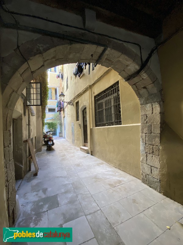 Barcelona - Arc del carrer Pou de l'Estanc