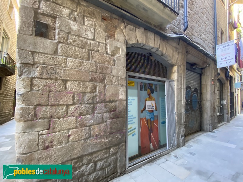 Barcelona - Carrer Flassaders, 23 (Foto: Albert Esteves, 2021) Barcelona - Carrer Flassaders, 23