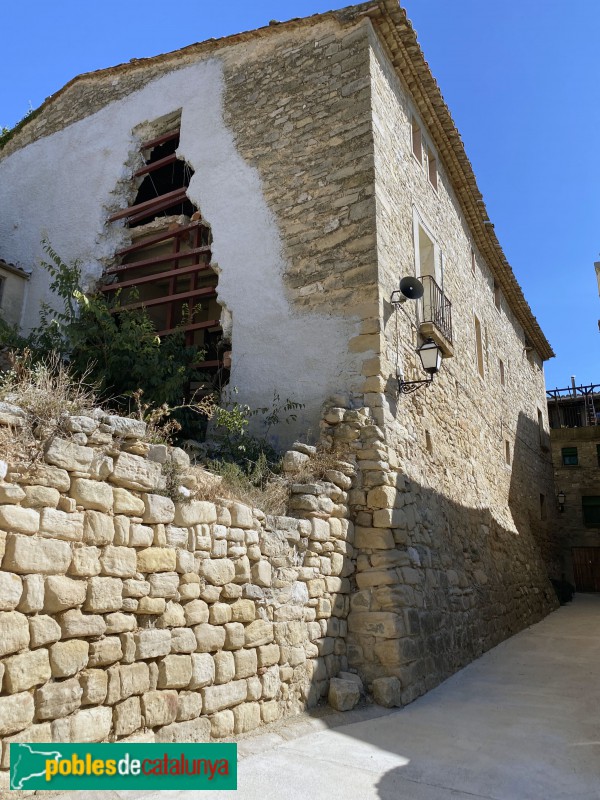 Casal antic a Fulleda (Foto: Albert Esteves, 2021) Casal antic a Fulleda