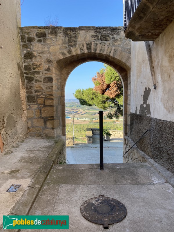 Puiggròs - Portal de la Muralla
