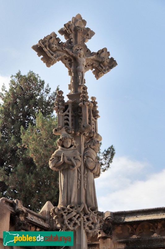 Vilassar de Mar - Cementiri. Sepulcre Guardiola (Foto: Albert Esteves, 2021) Vilassar de Mar - Cementiri. Sepulcre Guardiola