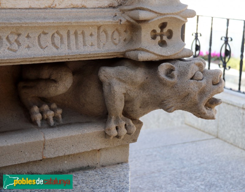 Vilassar de Mar - Cementiri. Sepulcre Guardiola (Foto: Albert Esteves, 2021) Vilassar de Mar - Cementiri. Sepulcre Guardiola