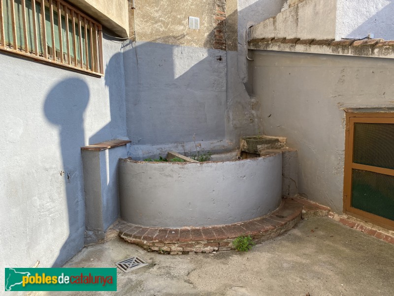 Vilassar de Dalt - Can Recoder. Safareig (Foto: Albert Esteves, 2021) Vilassar de Dalt - Can Recoder. Safareig