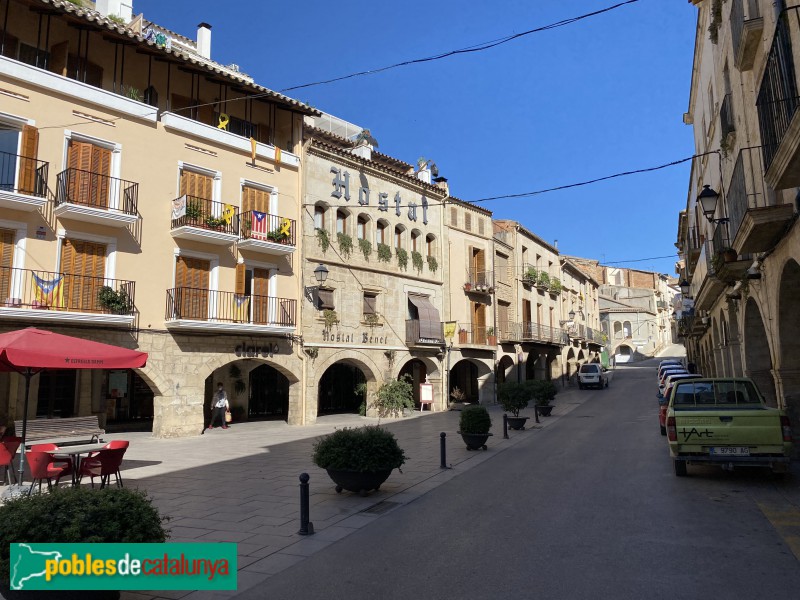 Les Borges Blanques - Plaça porxada (Foto: Albert Esteves, 2021) Les Borges Blanques - Plaça porxada