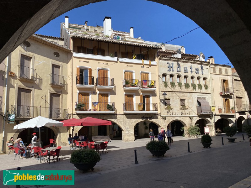 Les Borges Blanques - Plaça porxada (Foto: Albert Esteves, 2021) Les Borges Blanques - Plaça porxada