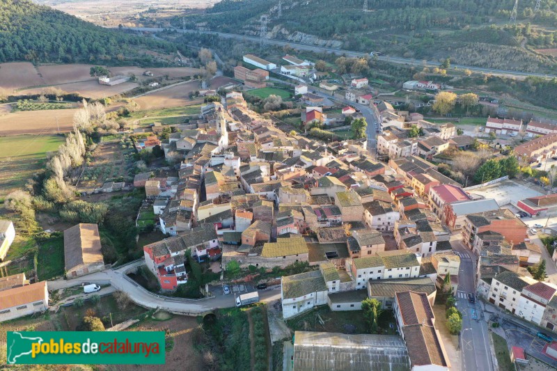 Cabra del Camp - El poble, amb l'església al fons