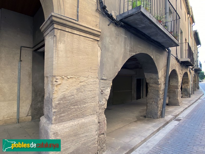 Juneda - Carrer dels Porxos (carrer Major) (Foto: Albert Esteves, 2021) Juneda - Carrer dels Porxos (carrer Major)