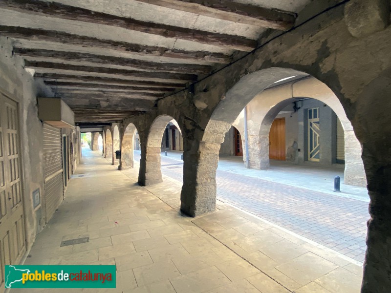 Juneda - Carrer dels Porxos (carrer Major) (Foto: Albert Esteves, 2021) Juneda - Carrer dels Porxos (carrer Major)
