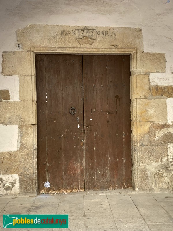 Juneda - Carrer dels Porxos. Porta de l'antiga rectoria