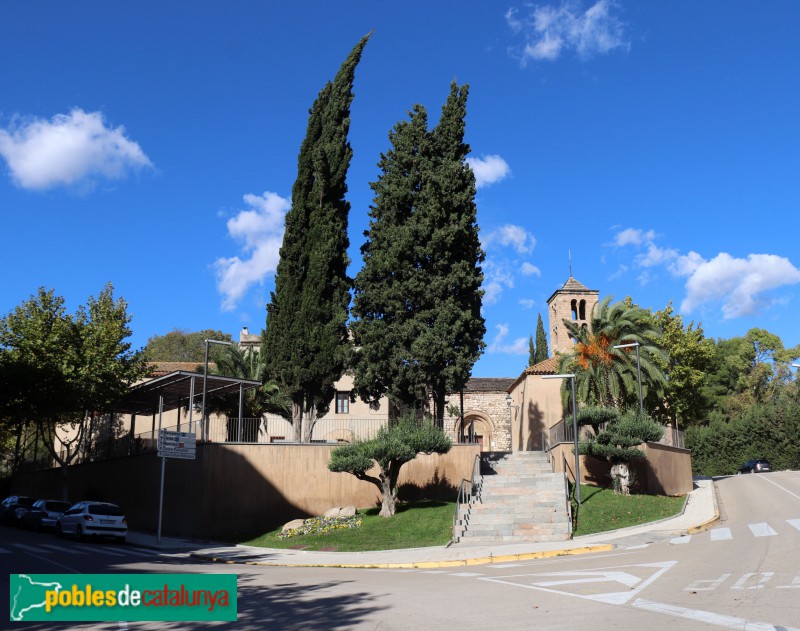 Abrera - Conjunt de l'església de Sant Pere i la rectoria